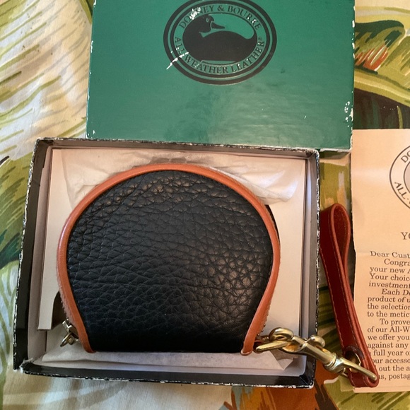 Vintage Dooney & Bourke Coin Purse in Box - Picture 6 of 7